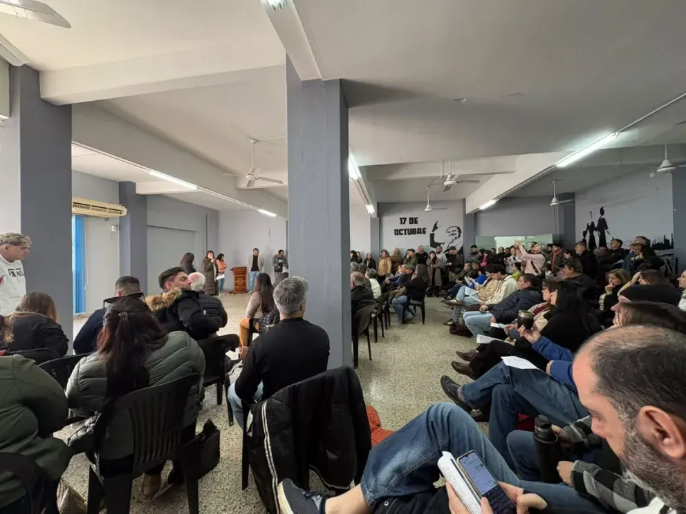 Peronistas de Paraná y Santa Fe comienzan a armar el desembarco de Axel Kicillof en la región