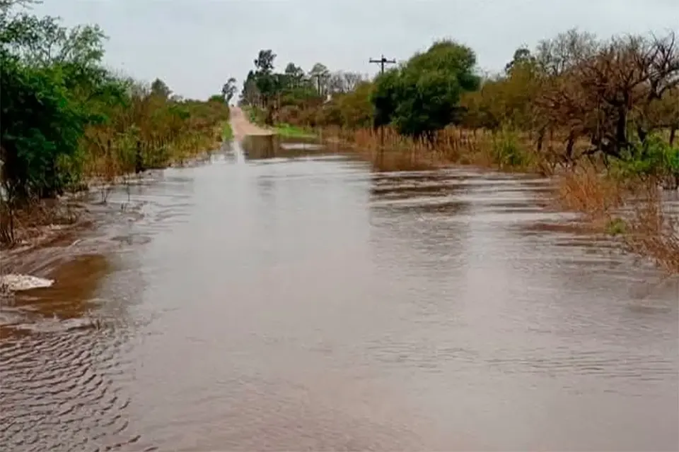 Por la creciente del río Uruguay y las lluvias localidad entrerriana quedó aislada