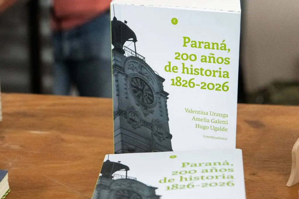 Presentan libro sobre historia de Paraná