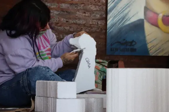 Presentan los trabajos del Taller de Tallado en Telgopor en el Museo del Carnaval