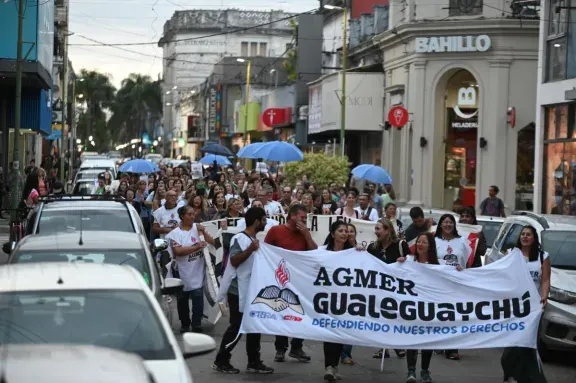 “Respuestas, no discursos”: Agmer para por 48 horas por la pérdida salarial del 16,1%