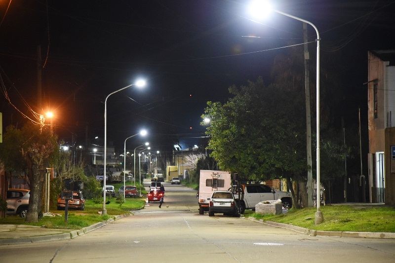 San Vicente suma 414 nuevas luminarias LED y 93 columnas de alumbrado