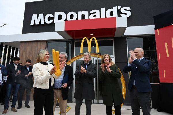Se inauguró la sucursal de McDonald’s en la zona de las Cinco Esquinas