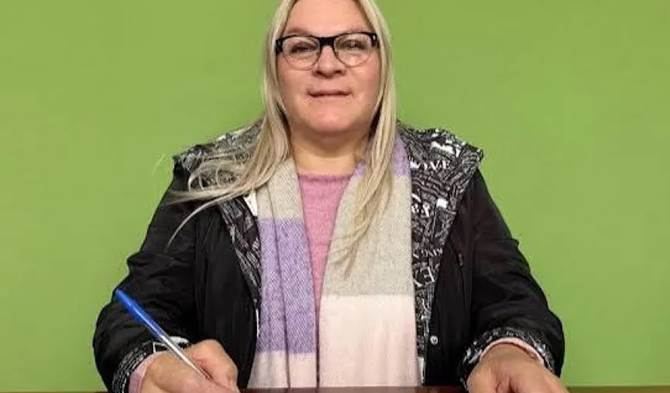 Se jubiló la primera maestra trans de entre ríos
