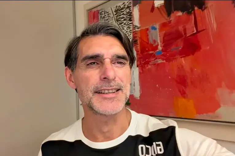 Selección Argentina: Roberto Ayala sorprendió con un saludo a alumnos de una escuela de Paraná