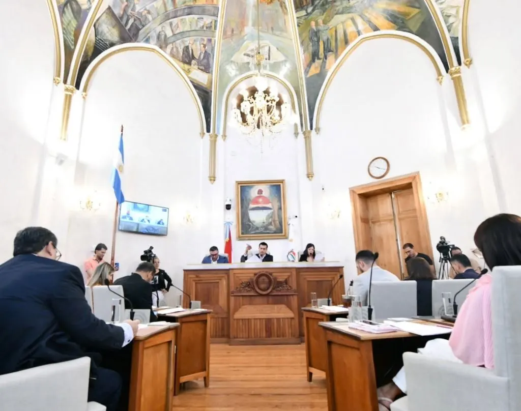 Sesiona el Concejo y el Ejecutivo responde