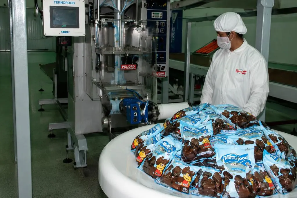 Teknofood rompió el silencio y defendió sus alimentos para comedores