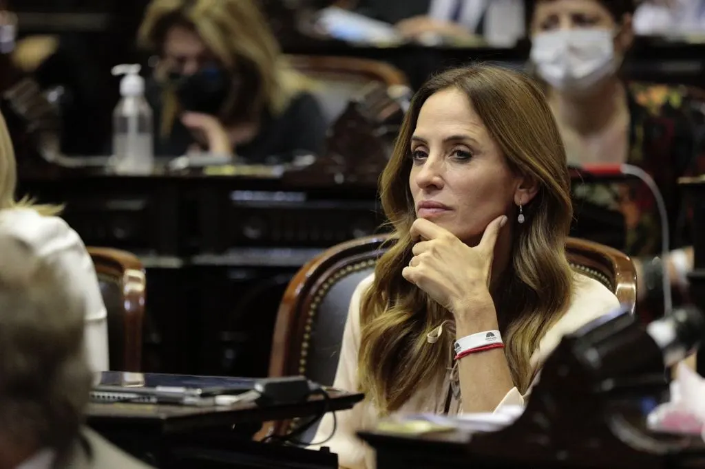 Tolosa Paz denunció ante la Justicia federal el uso indebido de fondos para las rutas y pidió investigar al Gobierno