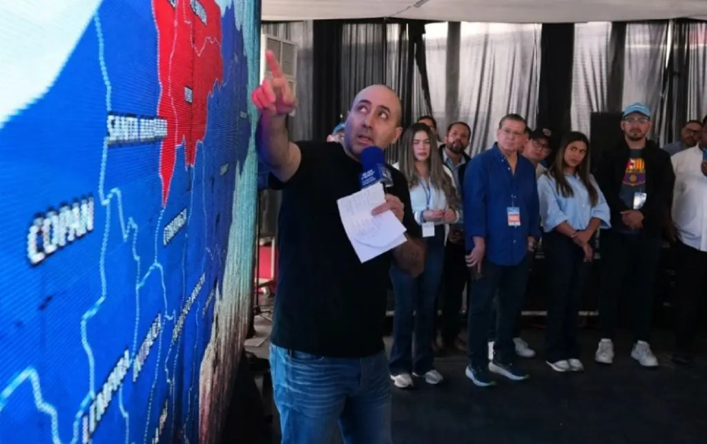 Toto Caputo le otorgó a Cerimedo un negocio millonario en la Hidrovía