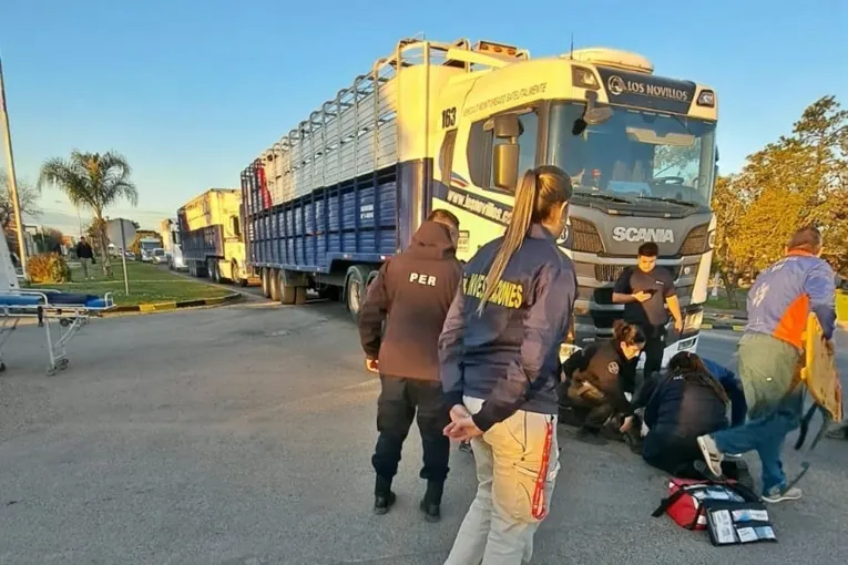 Una adolescente que iba en bicicleta fue atropellada por un camión en la ex ruta 18