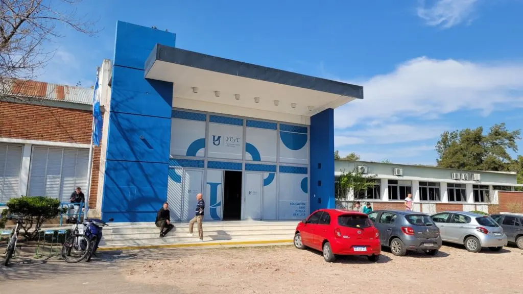 Una facultad de Uader incorpora IA para planificaciones y memorias de cátedra