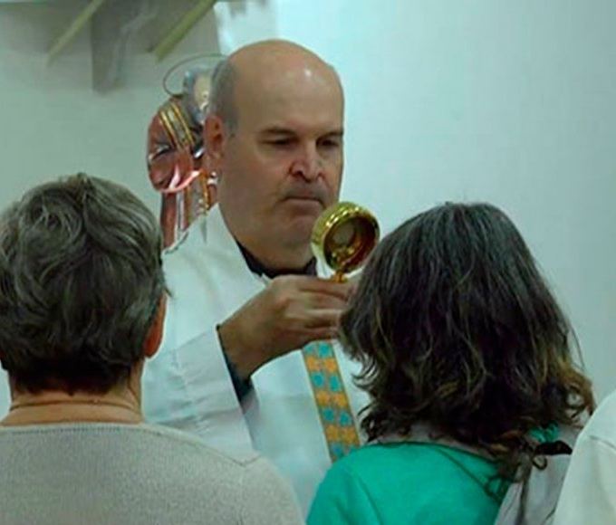 Aplazaron el juicio al cura que casi mata a un nene