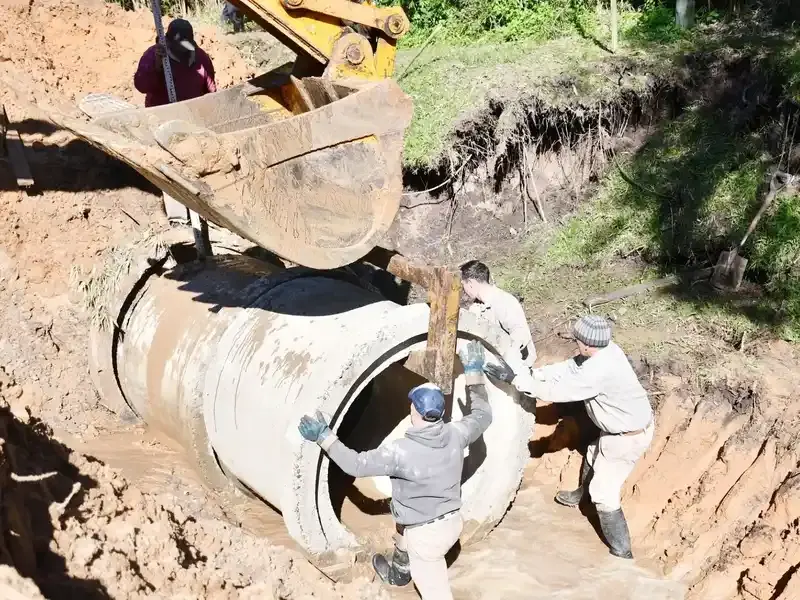 Las obras de desagües pluviales en el barrio Parque Río Uruguay permitirán encauzar el agua proveniente de 30 manzanas