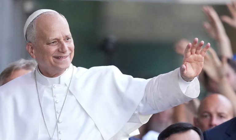 León XIV encabezará en la Catedral un homenaje al papa Francisco durante su visita a la Argentina