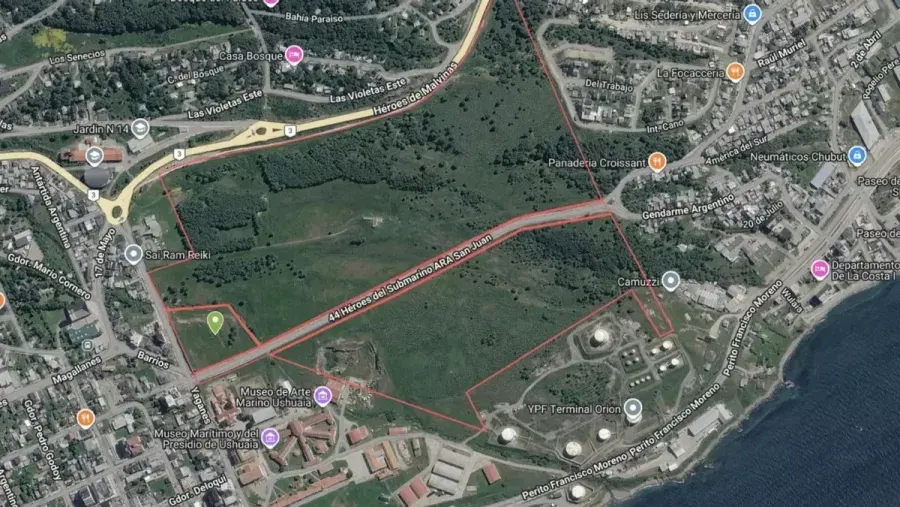 Milei promete acelerar la Base Naval Integrada pero busca rematar en Ushuaia terrenos clave de la Armada