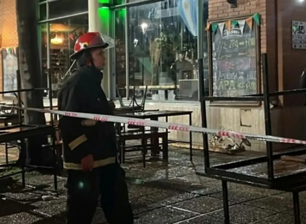 15 heridos al colapsar un entrepiso durante un cumpleaños en un bar céntrico