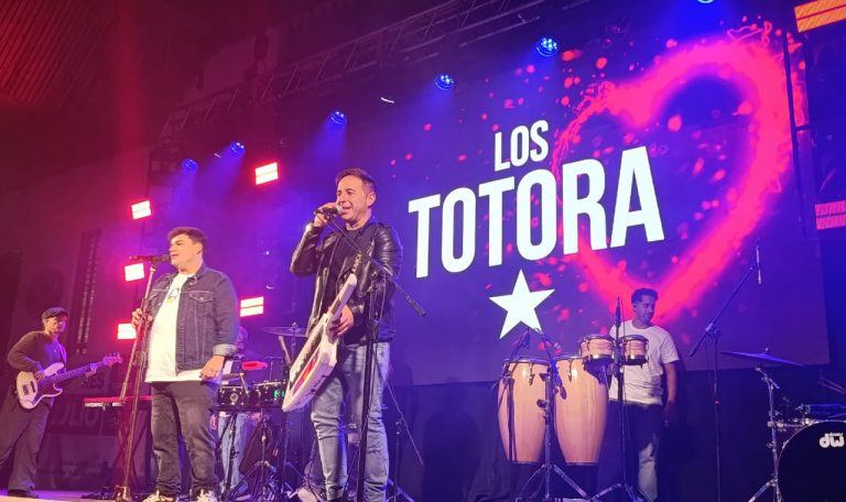 A puro ritmo con Los Totora cerró la XXIV Feria del Libro Abierto