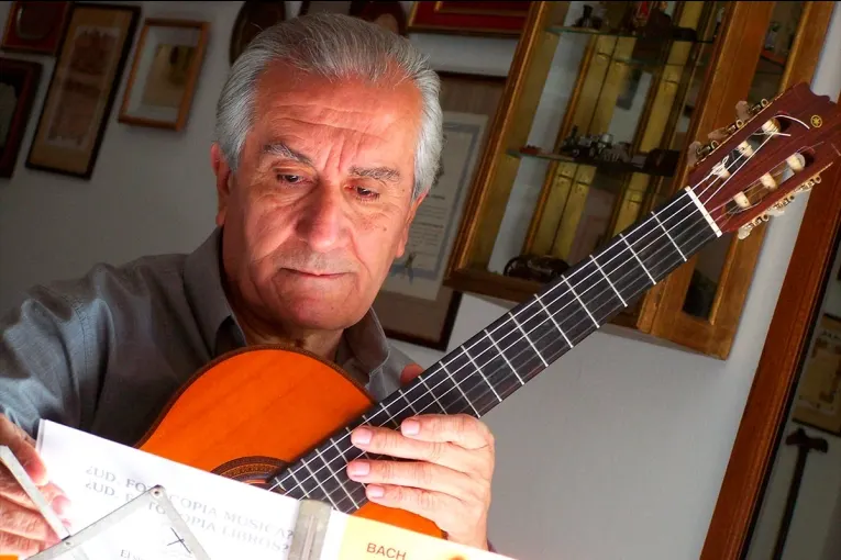 A un año de la muerte de Jorge Méndez: el legado del poeta y cantor que llevó la identidad entrerriana a Cosquín