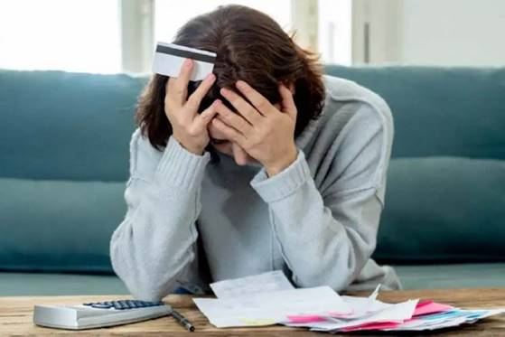 Advierten que 2 de cada 3 argentinos agotan sus ingresos diez días antes de fin de mes