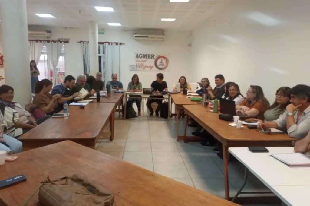 Agmer denunció una pérdida del 45 % del sueldo docente respecto de la canasta básica y pidió una «urgente» paritaria