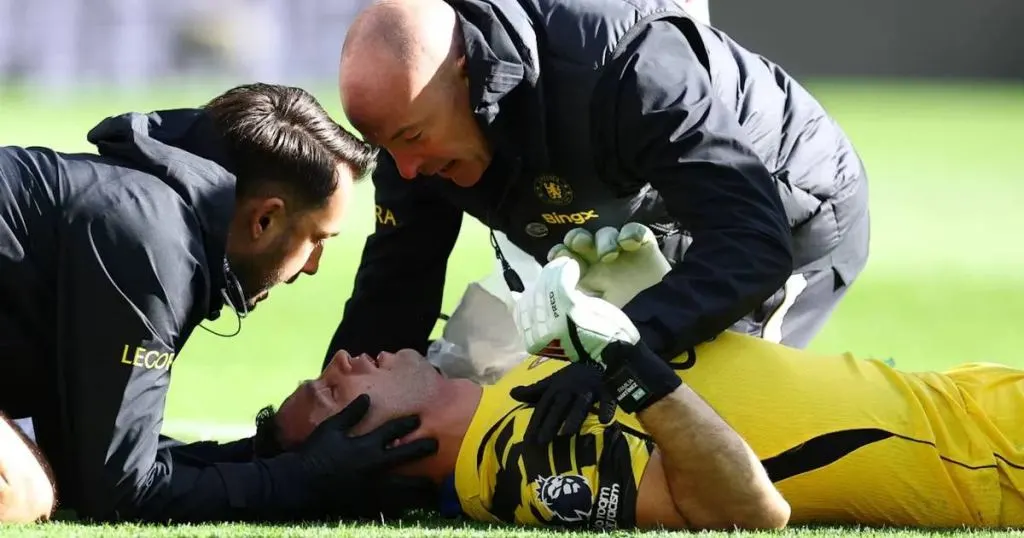 Alarma en la la Selección argentina: ¿Cuánto tiempo estará afuera Dibu Martínez tras la fractura de mandíbula?