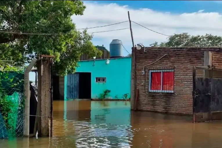 Alerta en Corrientes: ya son 472 los evacuados y autoevacuados por el avance del agua