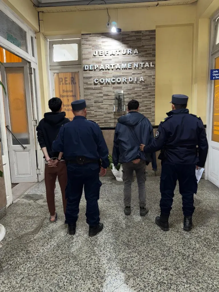 Allanamiento con secuestro de droga y tres personas detenidas