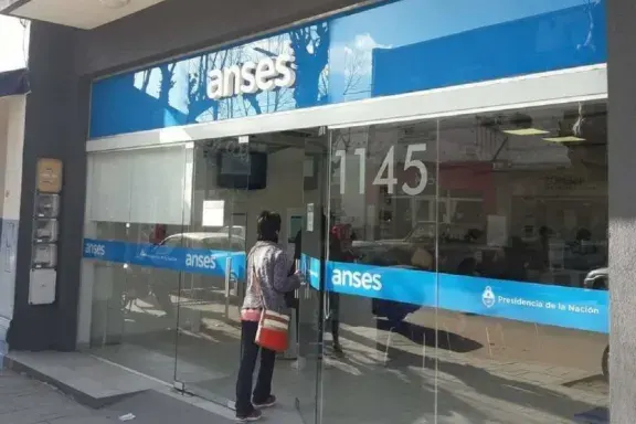 ANSES avanza con los pagos de beneficios sociales