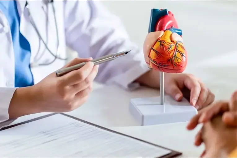 Anunciaron un plan nacional de salud vascular para mejorar la atención de infartos y ACV