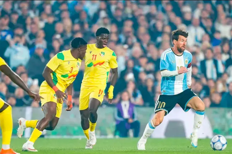 Argentina derrota 1-0 a Benín con una asistencia de Lionel Messi