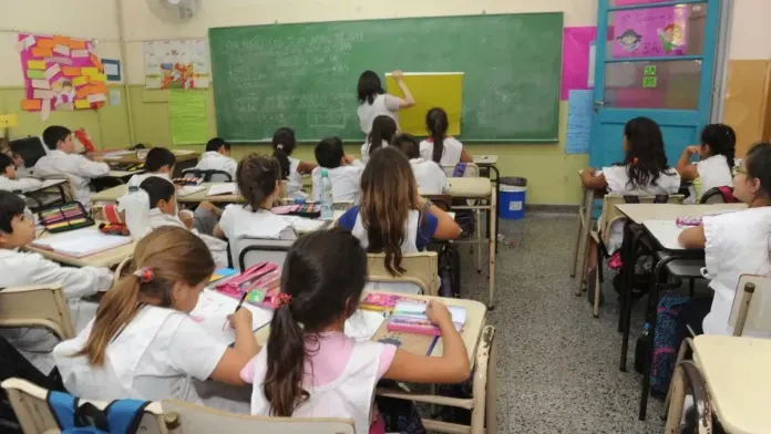 Asistencia Perfecta: se paga este viernes el incentivo de septiembre al personal educativo de Santa Fe