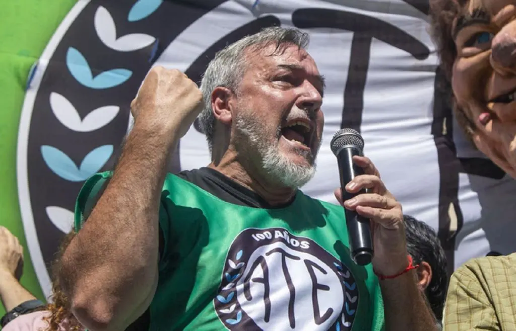 ATE denuncia que Milei utilizará un préstamo del BID para los retiros de estatales