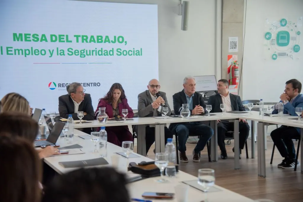 Autoridades de la Región Centro analizaron el impacto de la IA en el mundo laboral