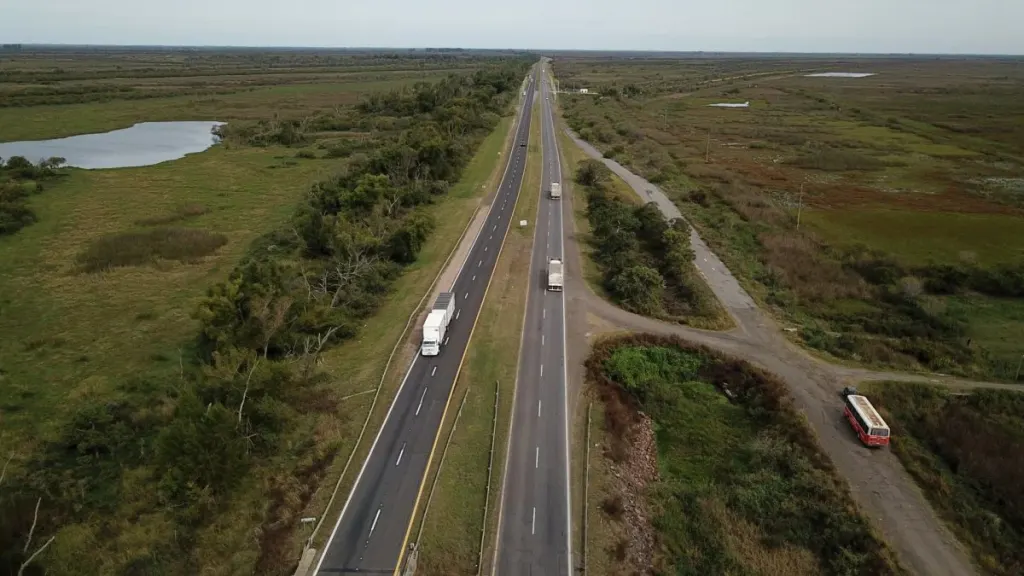 Autovía del Mercosur avanza con trabajos preventivos en los arroyos de la Ruta Nacional 14