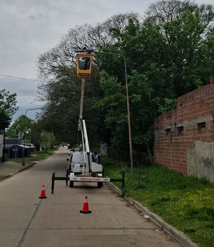 Avanza el recambio de 544 luminarias LED en cuatro barrios de la ciudad