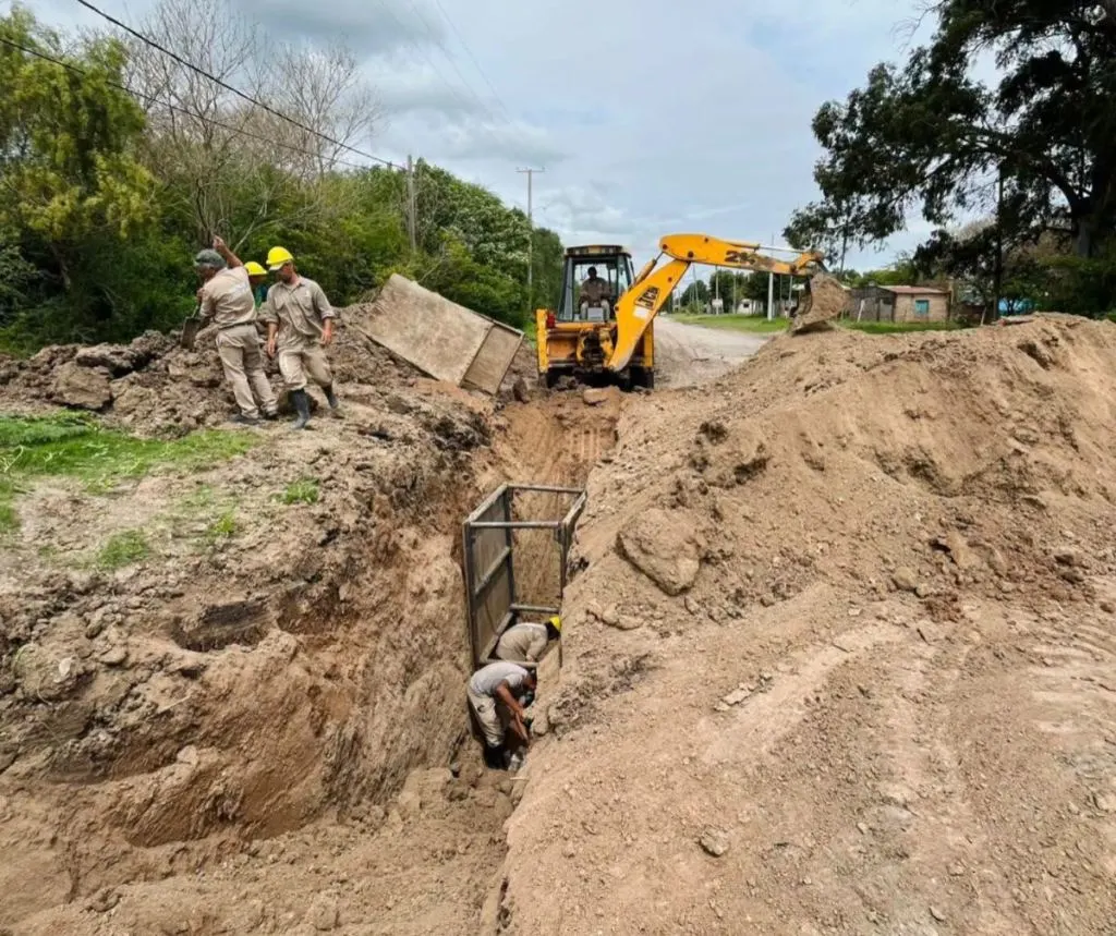 Avanzan los trabajos de renovación de la red cloacal en el barrio Joaquín Orué