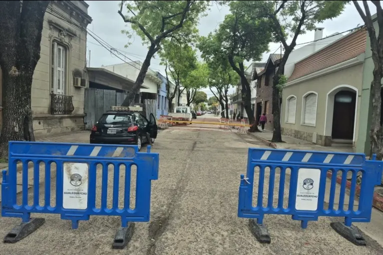 Bacheo y mejoramiento vial: cortes parciales y totales en la ciudad