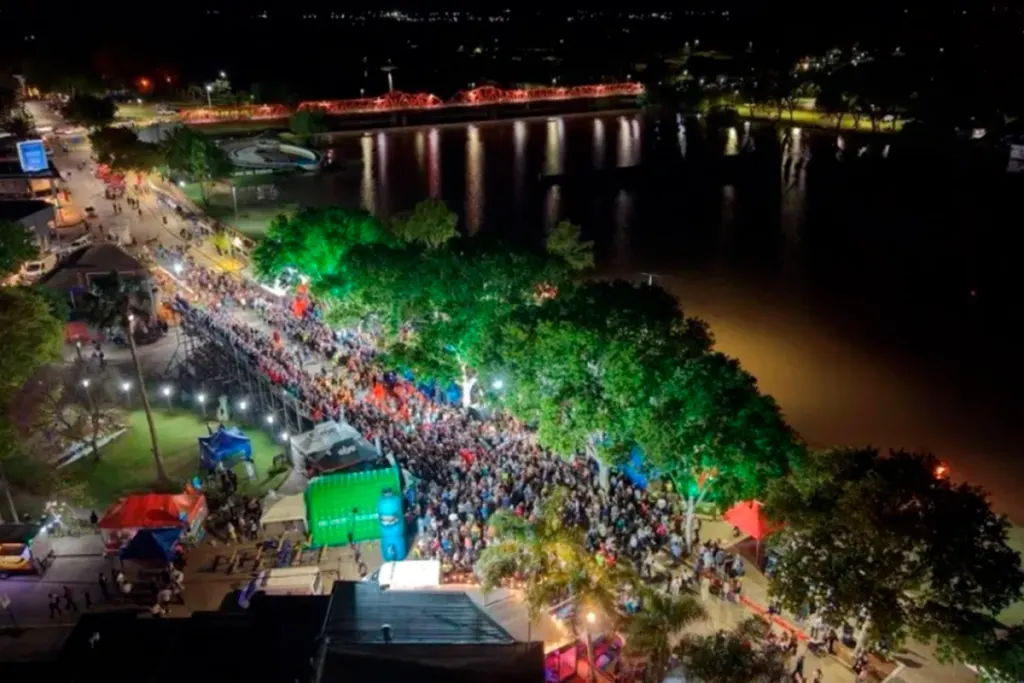 Banderas, idiomas y colores de 40 países se reunieron en las calles de Gualeguaychú