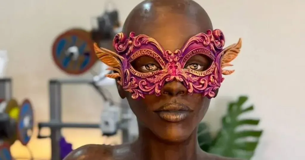 Barsanti imprimió 720 antifaces 3D para que los deportistas del Mundial de Canotaje se lleven un pedacito del Carnaval