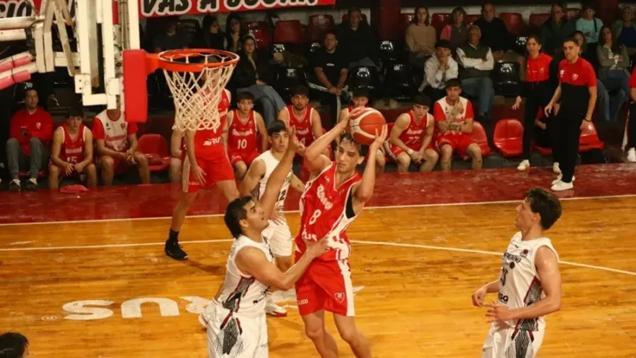 Básquet: Tomás de Rocamora sufrió, pero derrotó a Pergamino