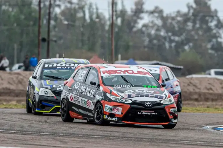 Bastidas fue segundo en la Clase 2 del Turismo Nacional y sigue líder del campeonato