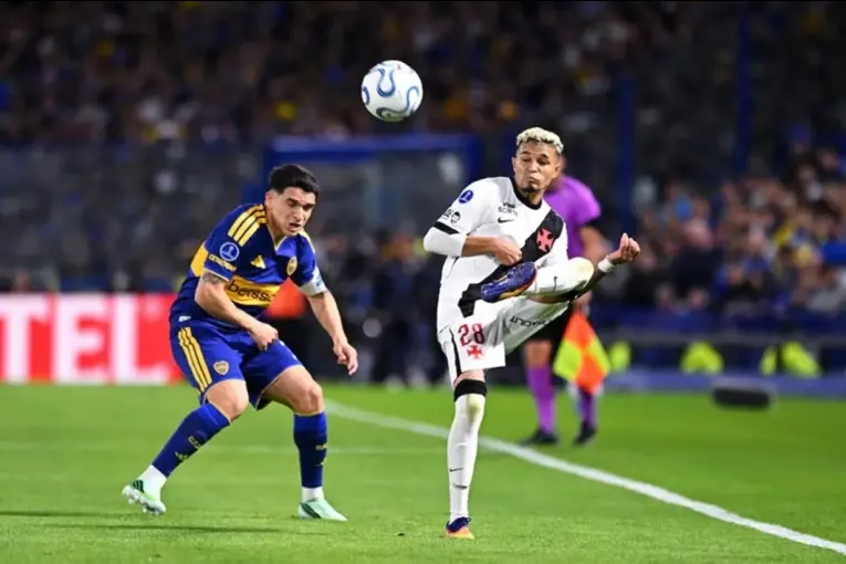 Boca perdió 1-0 ante Vasco da Gama en la Bombonera y quedó obligado a remontar la serie en Brasil