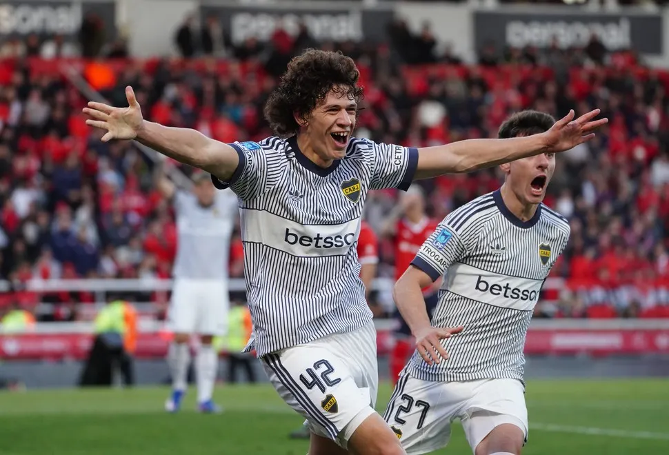 Boca venció a Independiente con un cabezazo de Herrera sobre el final