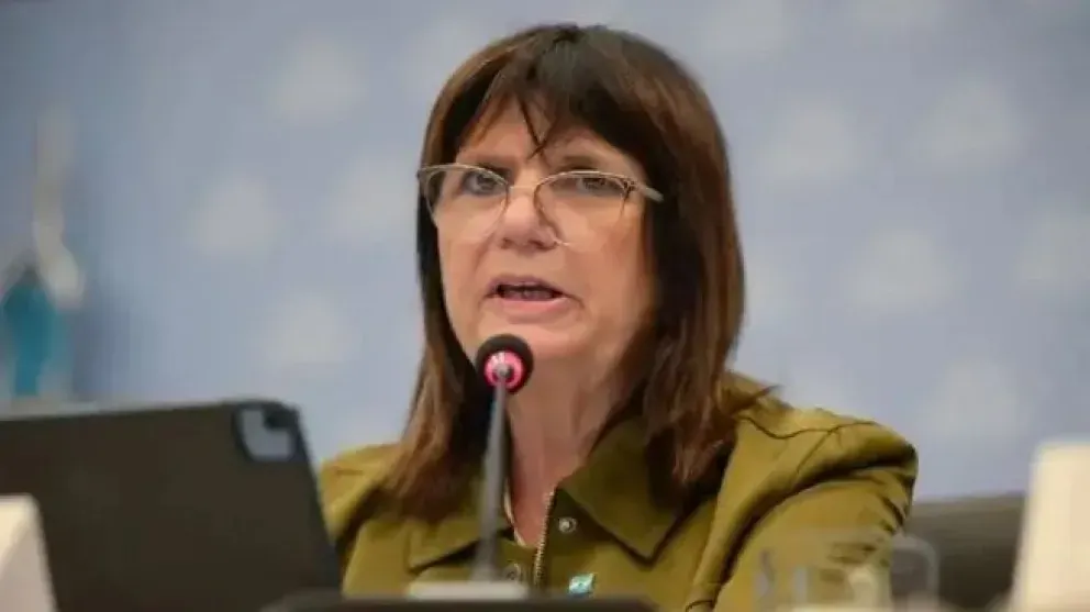 Bullrich tomó distancia de los dichos de Milei sobre periodistas y pidió “no cruzar límites”