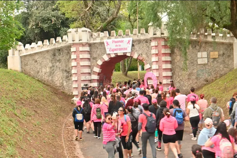 Caminata Rosa en Paraná: será este sábado, sin inscripción y con una colecta solidaria