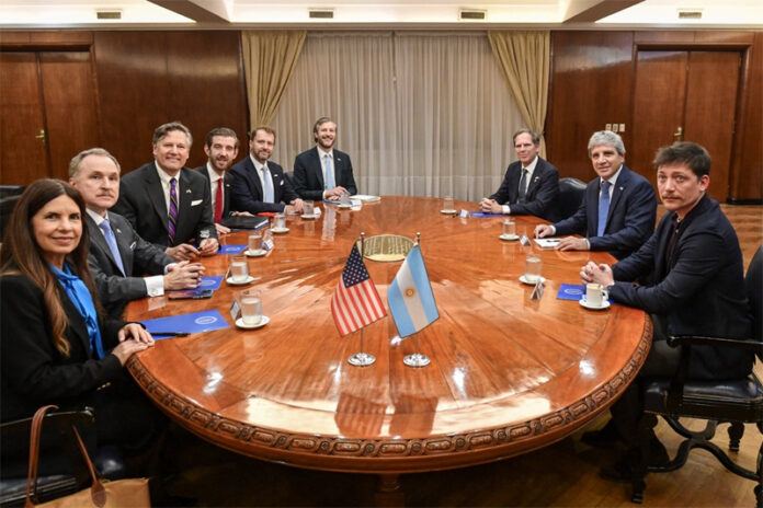 Caputo se reunió con un funcionario de Estados Unidos para impulsar el comercio y las inversiones