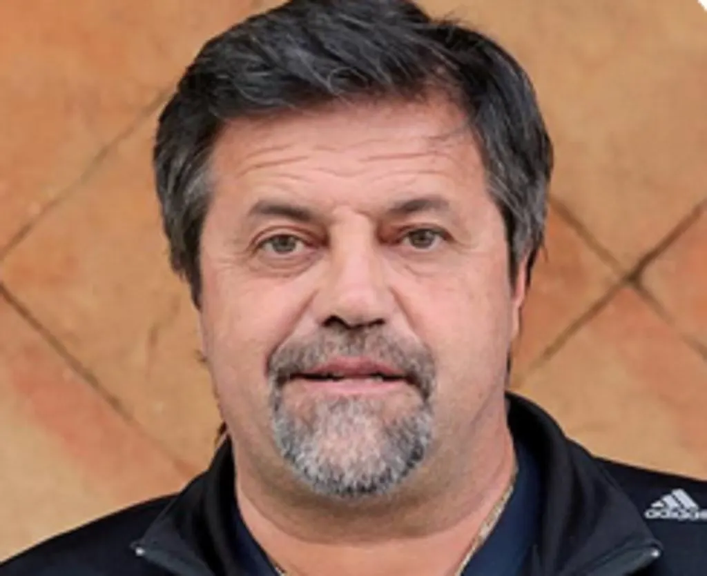 Caruso Lombardi: “Si Patronato tiene que perder, que pierda, pero por derecha, no porque lo vayan a dormir”