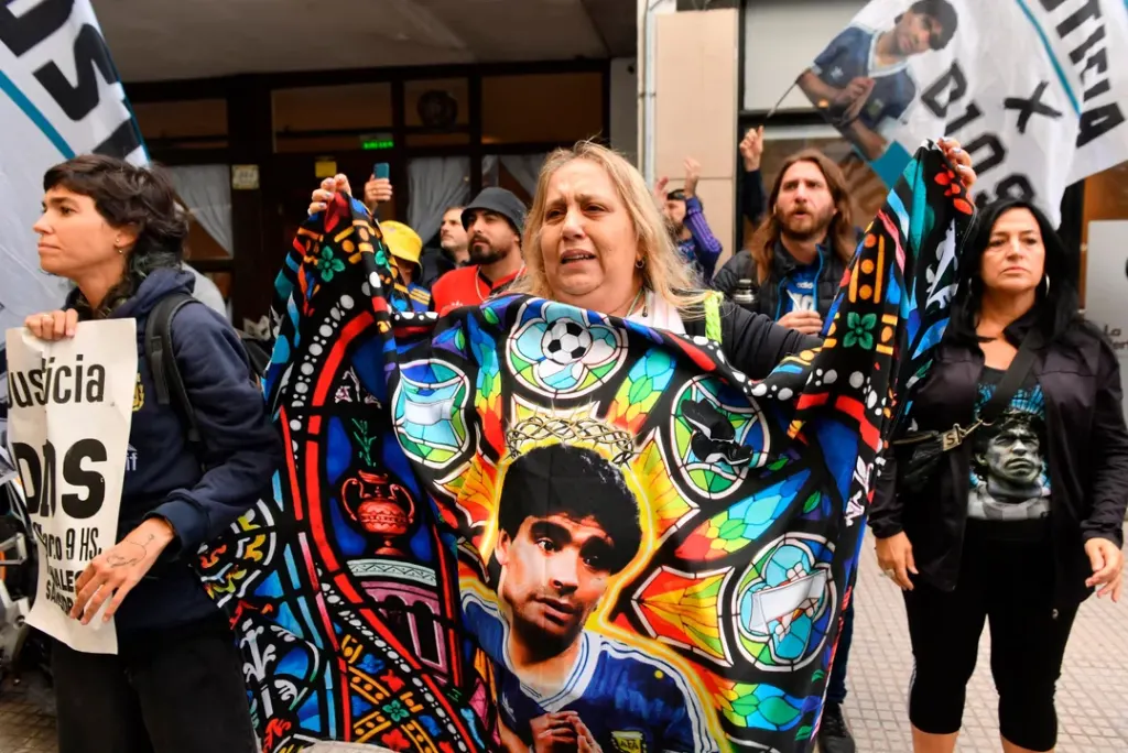 Caso Maradona: en una jornada cargada de emociones, absolvieron a Di Spagna y se conoció la fecha del veredicto