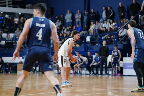 Central Entrerriano abrió la temporada de la Liga Argentina con una ajustada derrota