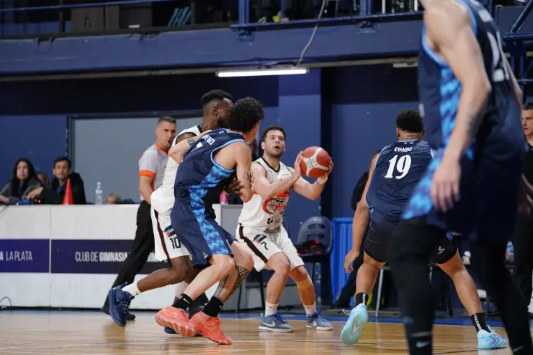 Central Entrerriano no tuvo un buen cierre y cayó ante Gimnasia de La Plata en su debut en la Liga Argentina